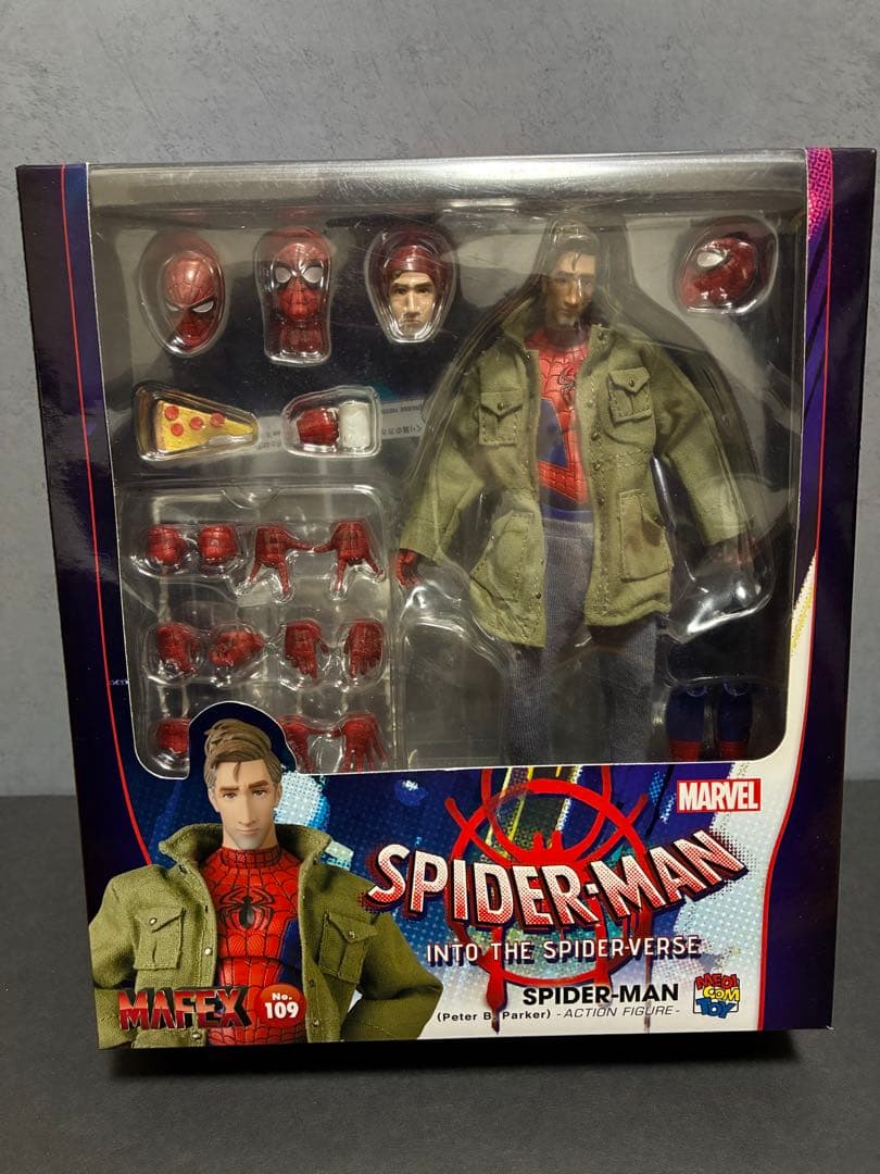 MAFEX ピーターB.パーカー Amazon.com: MEDICOM TOY MAFEX No.235 Spider-Man (Peter B Parker