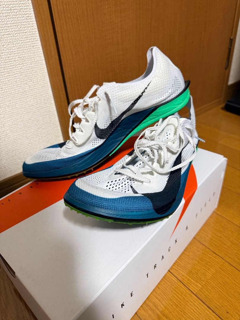 Nike スパイクシューズ ホワイト/ネイビー/グリーン - メルカリ