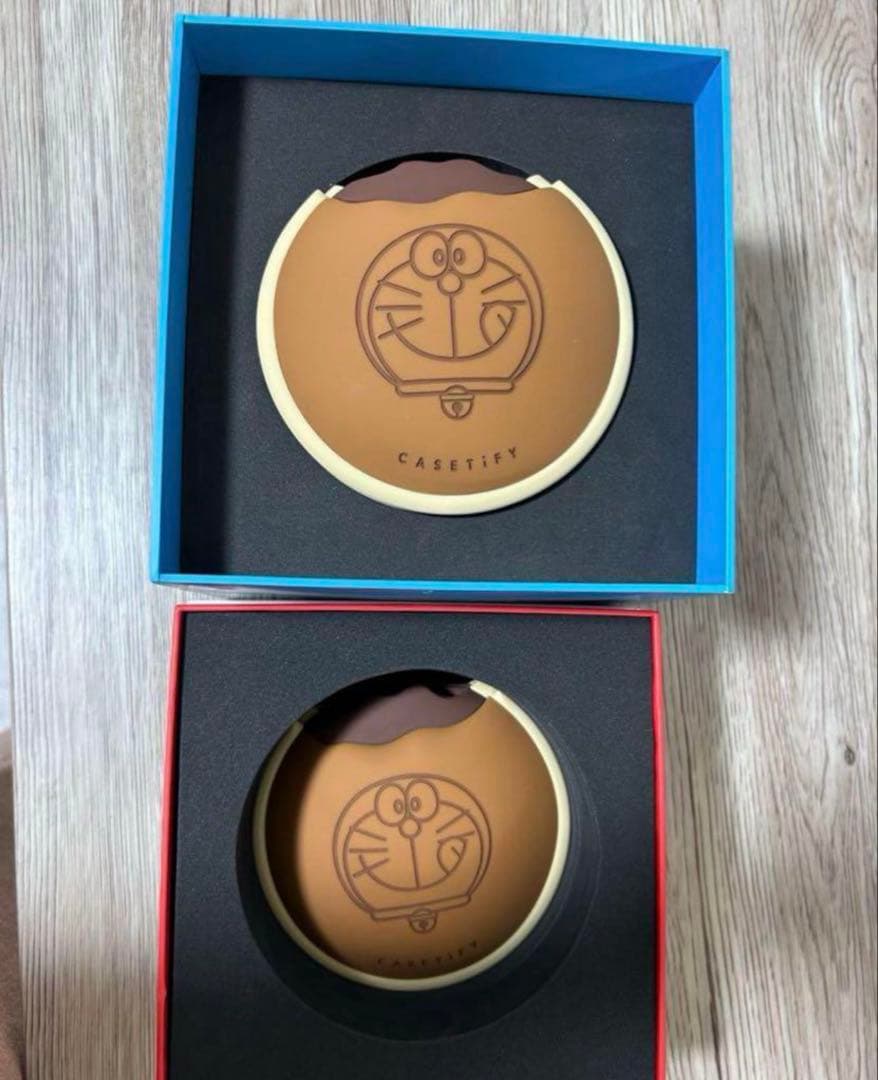 ドラえもん どら焼き ヘッドフォン カバー ケースティファイ ドラえもん』どら焼きのヘッドホンケースがかわいい。CASETiFYコラボ