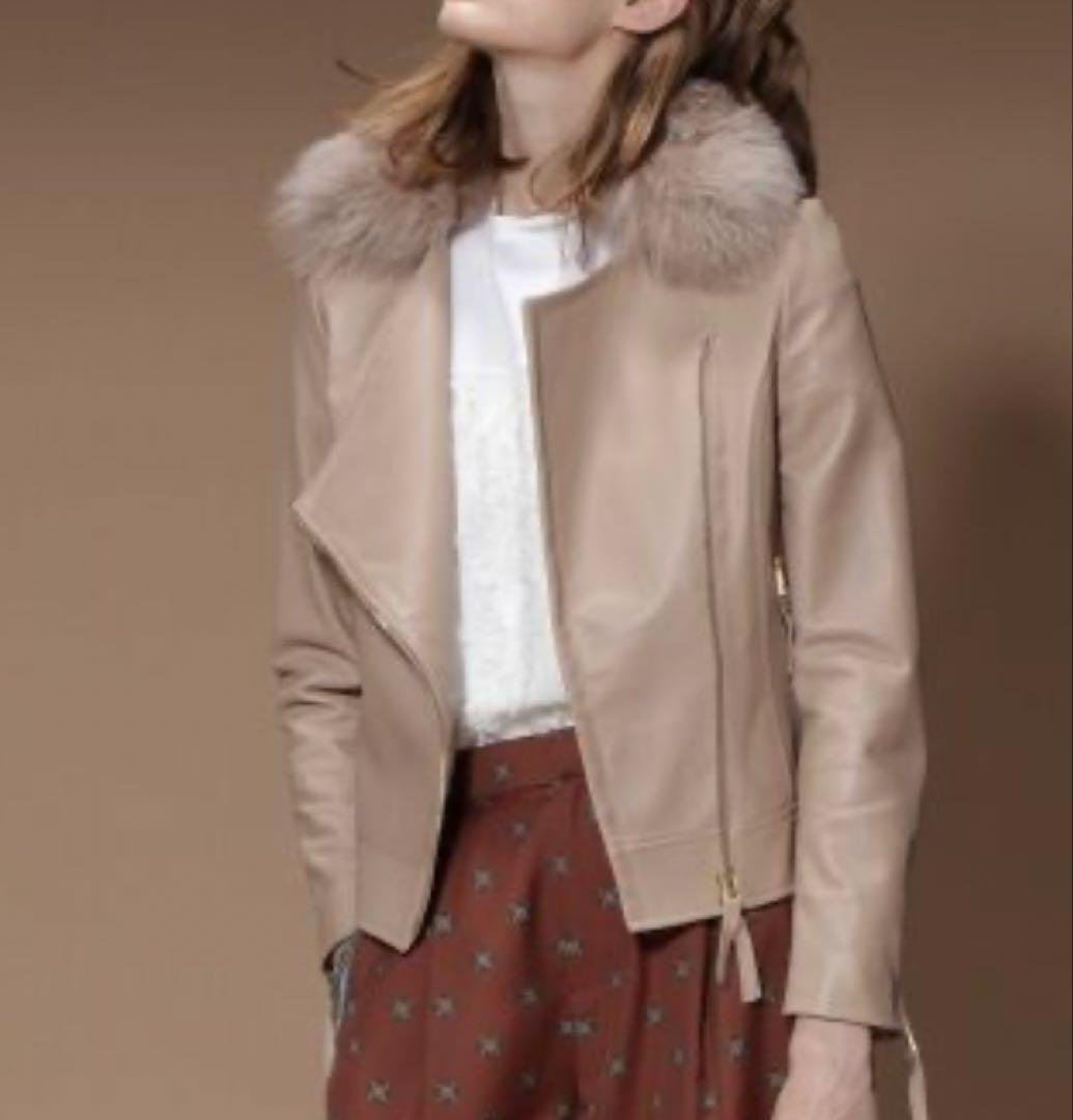 グレースコンチネンタルファードレープラムジャケット羊革製ベージュ