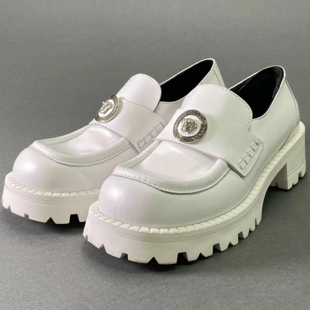 希少 versace ホワイト ローファー 3f11 【イタリア製】2024SS VERSACE ヴェルサーチ メデューサ オール