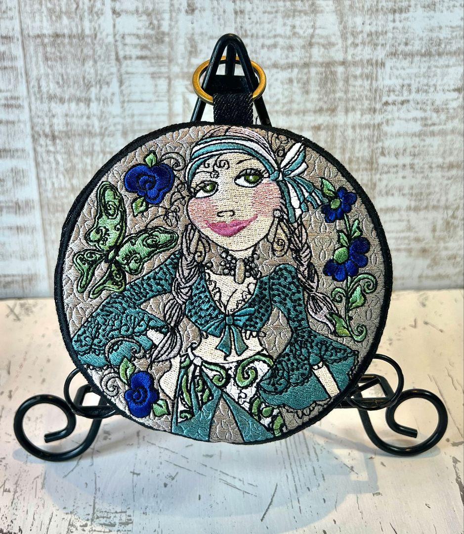 ロラライハリス♡ブラックハートデニム♡総刺繍の丸型コインケース