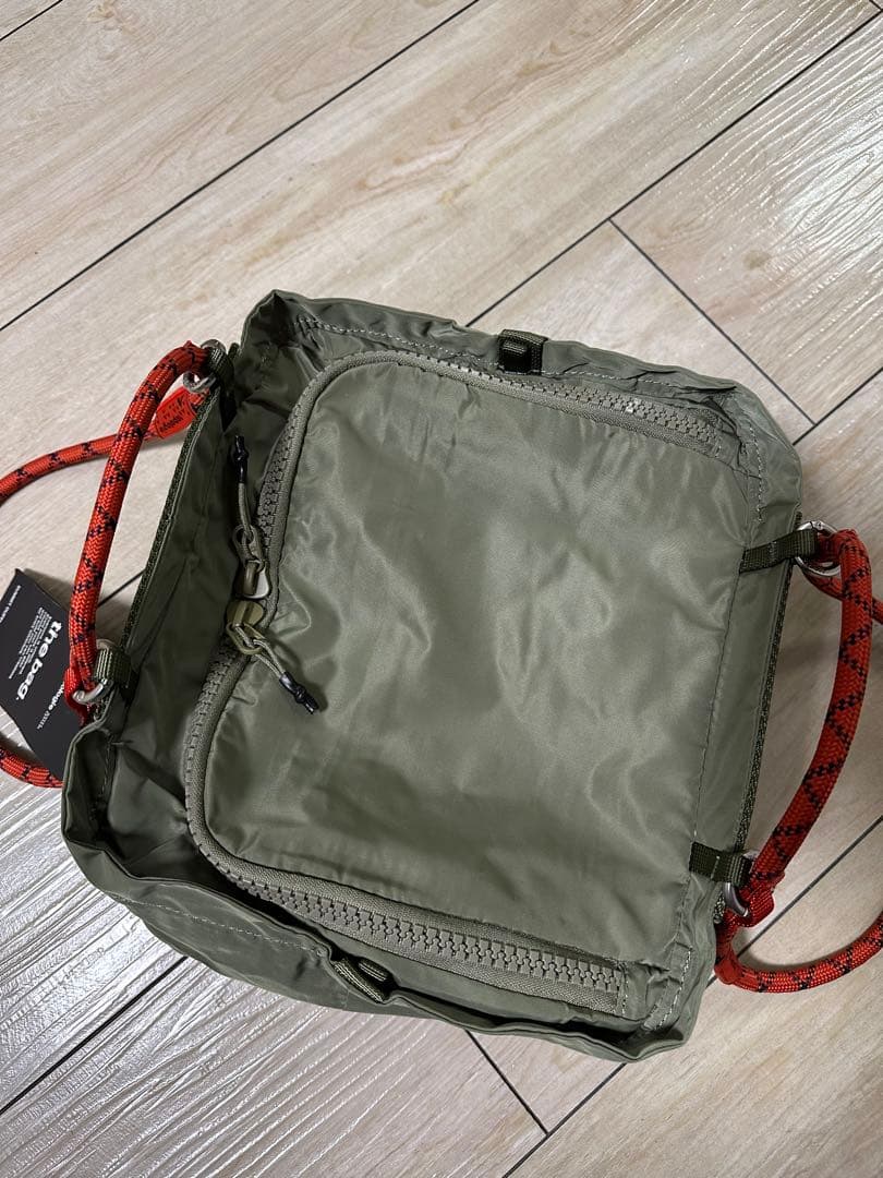 topologie Duffle Small オリーブグリーン ストラップ付き