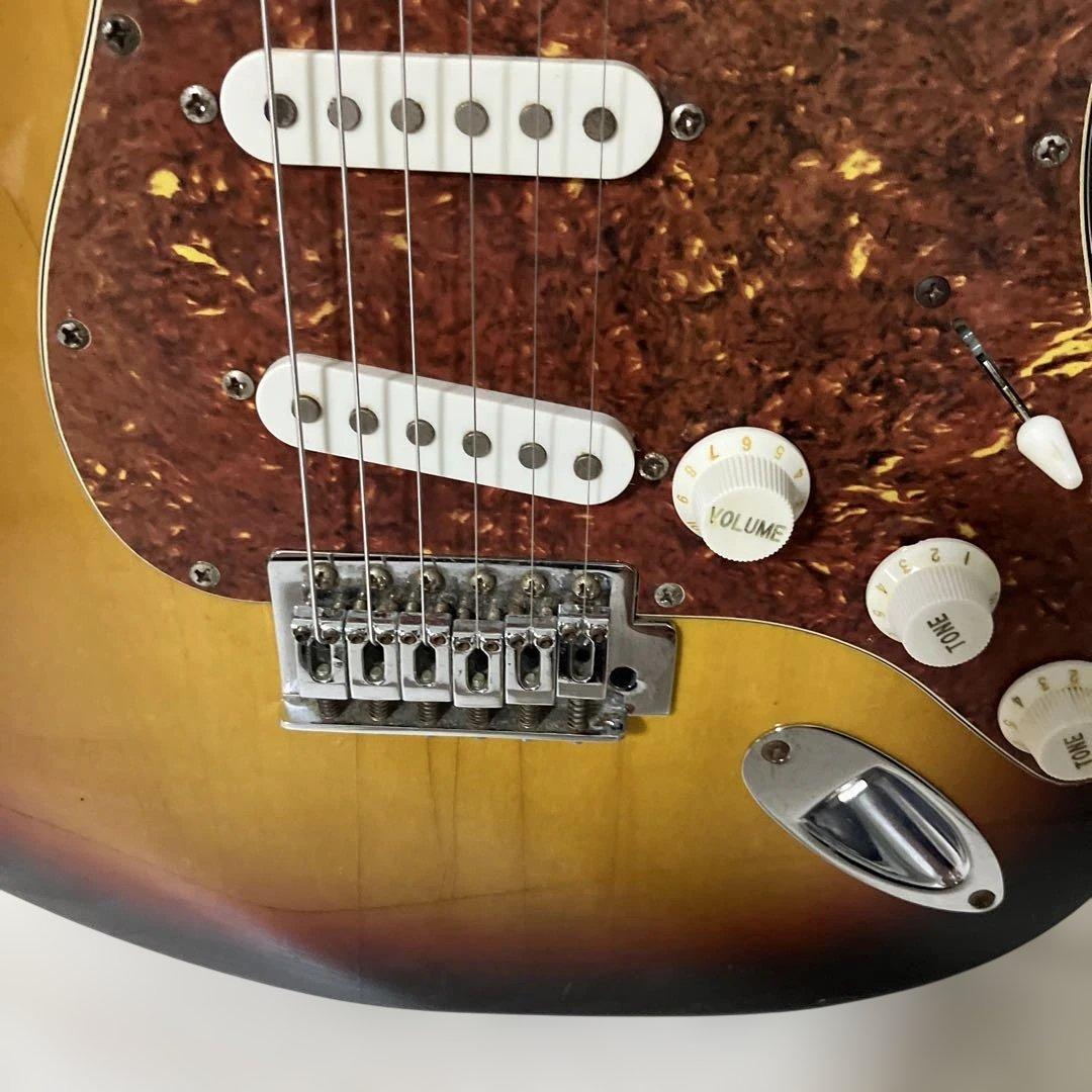 専用 超美品弦新品triumph ストラトキャスター。サンバーストメンテ済