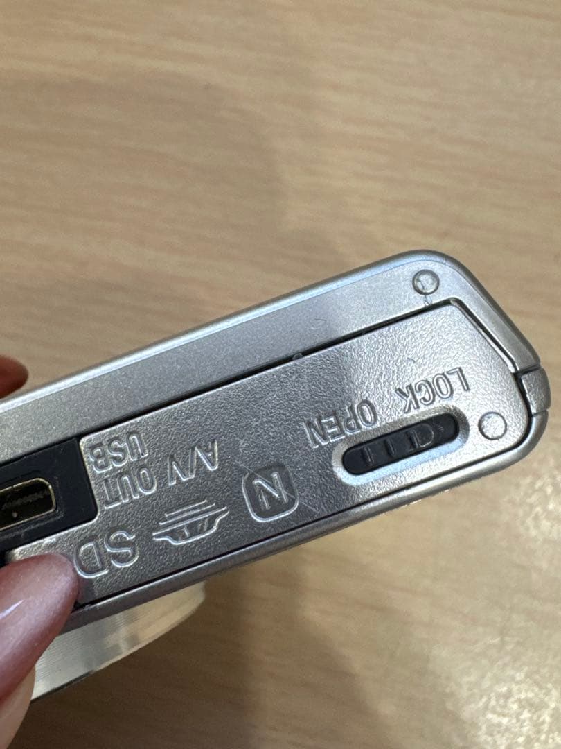 SONY Vario-Tessar 20.1MP コンパクトデジタルカメラ