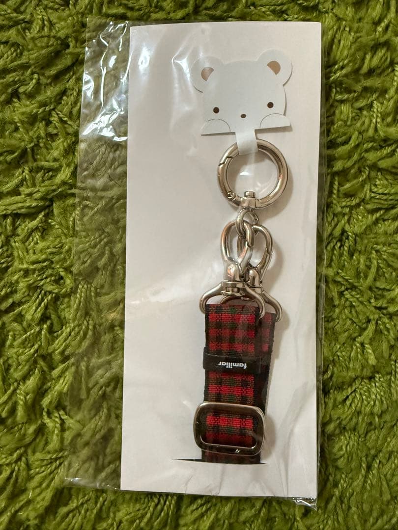 【完売品】☆ファミリア　ショルダー　ストラップ　レッド☆可愛い　スマホ　携帯 ファミリア familiar ショルダーストラップ スマホショルダー 赤