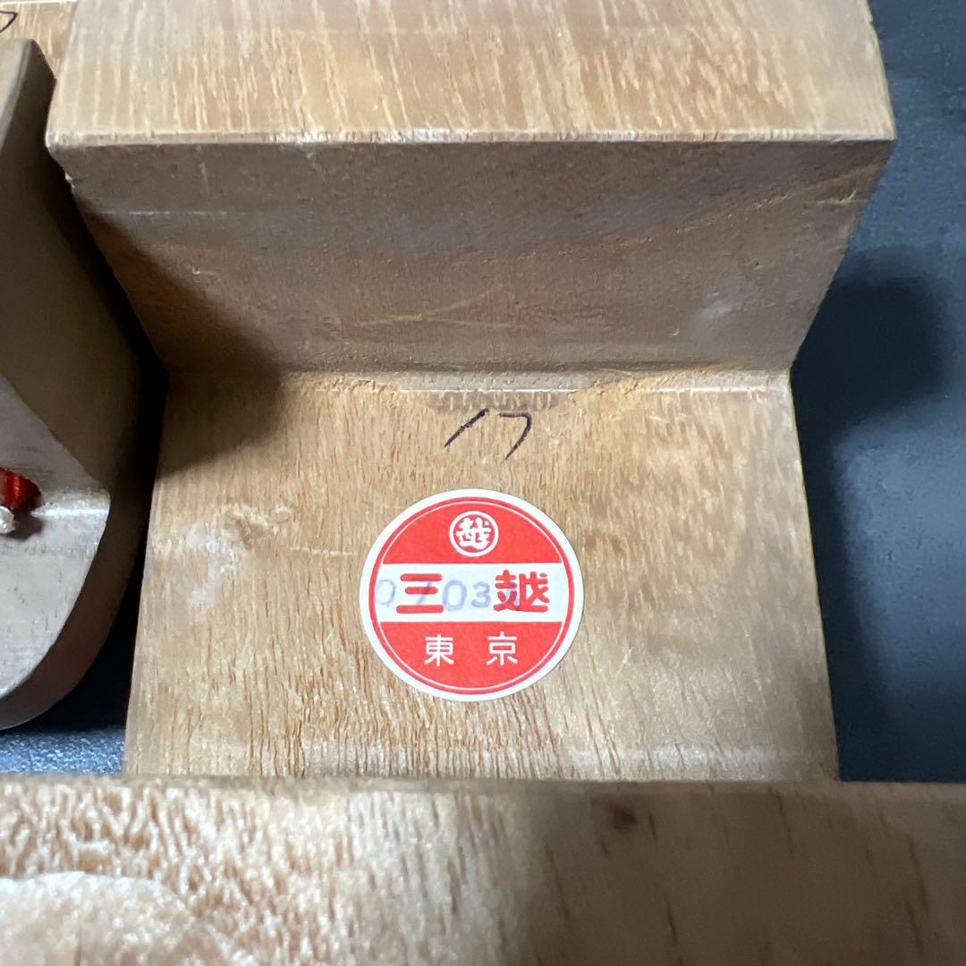 当時物 木製下駄 赤い鼻緒 伝統的スタイル 東京 三越 17 - メルカリ