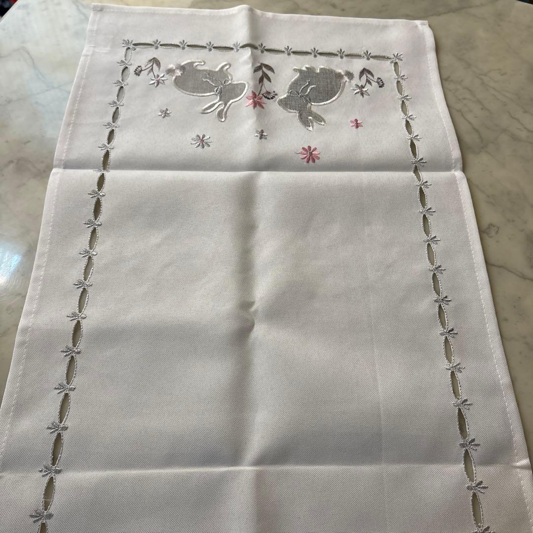 新品未使用品 フランス テーブルクロス うさぎ Pâques イースター