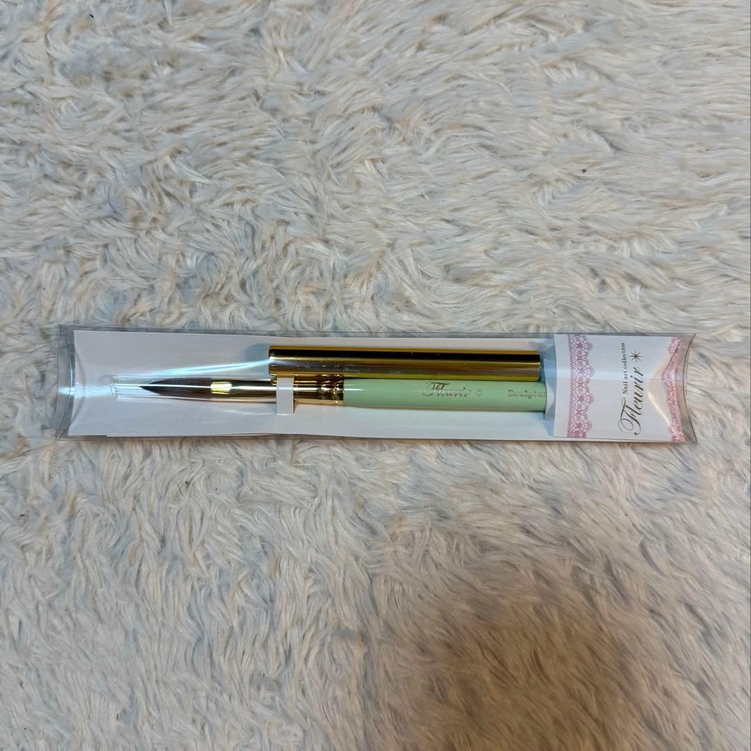 最終値下げ】Fleurir☆スカルプチュアブラシ グリーン (キャップ付)