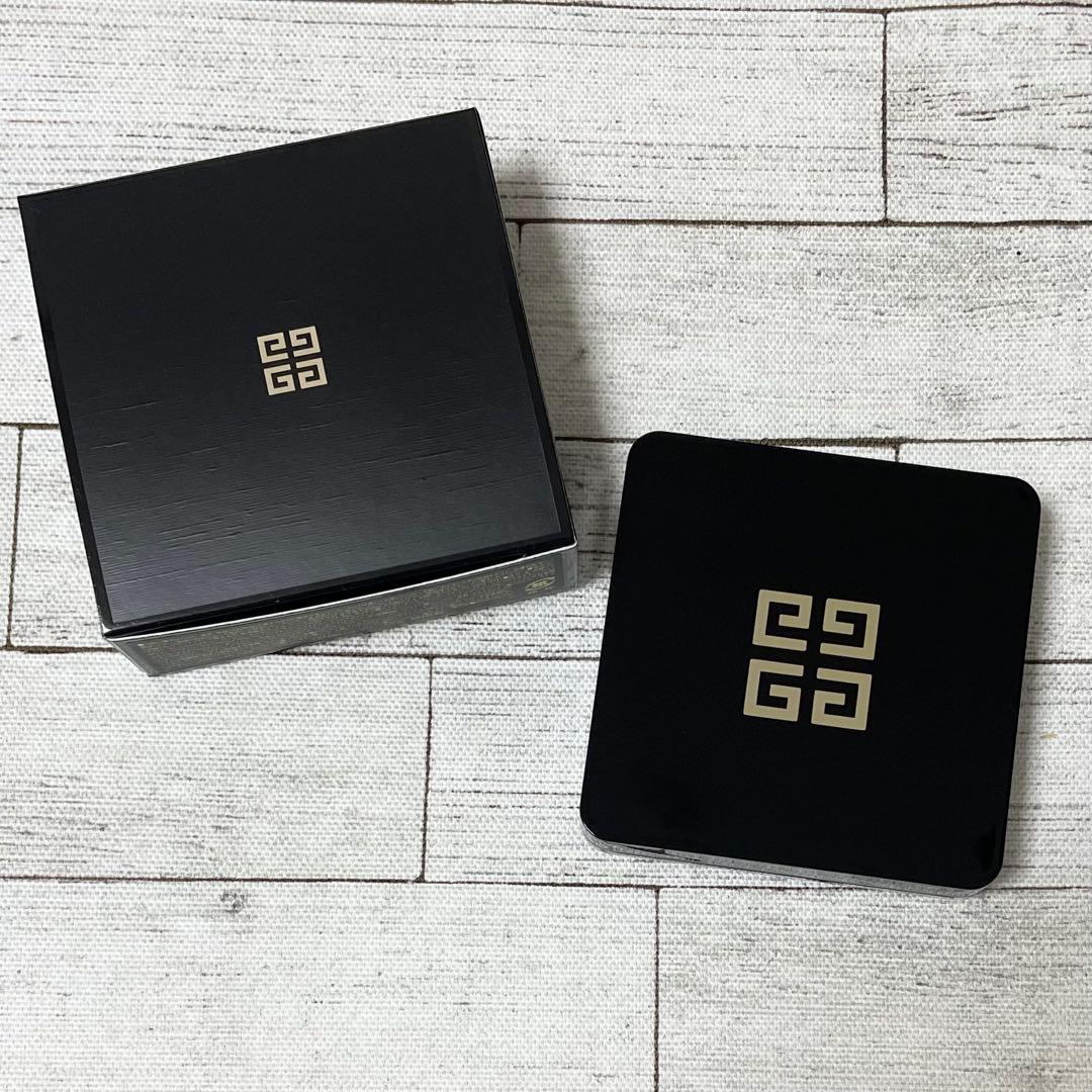 GIVENCHY ソワンノワール UVコンパクト - メルカリ