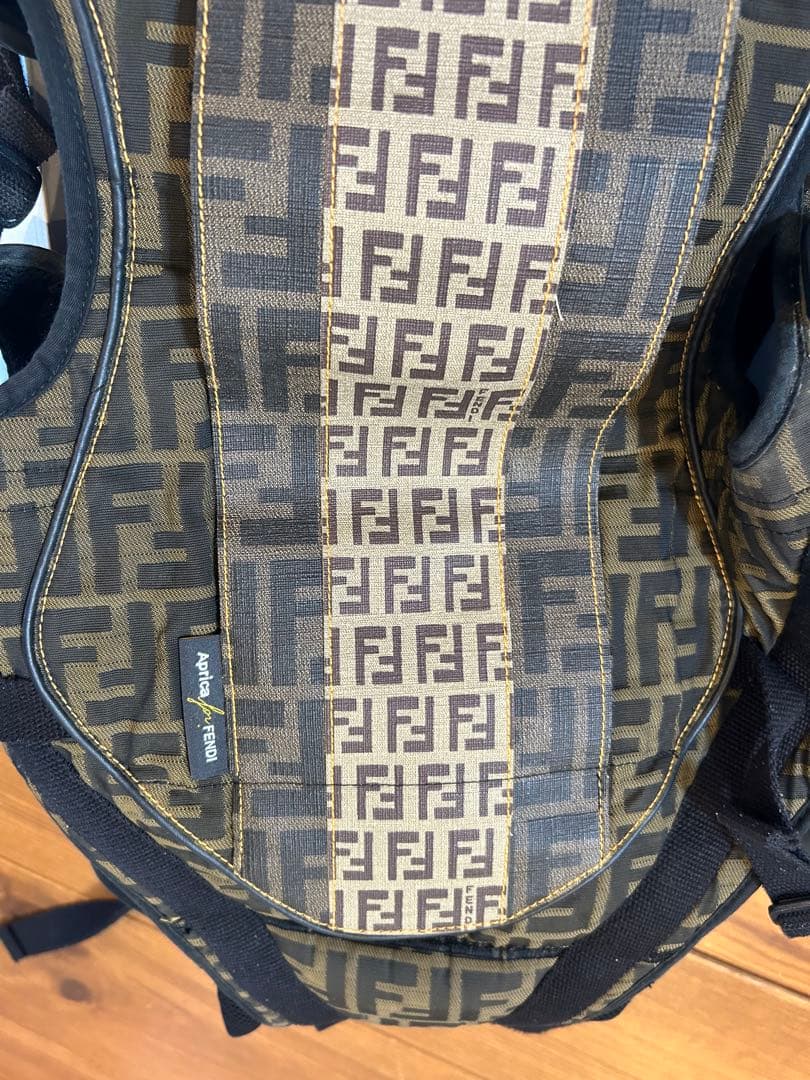 FENDI×アップリカ抱っこ紐 箱、取説付き