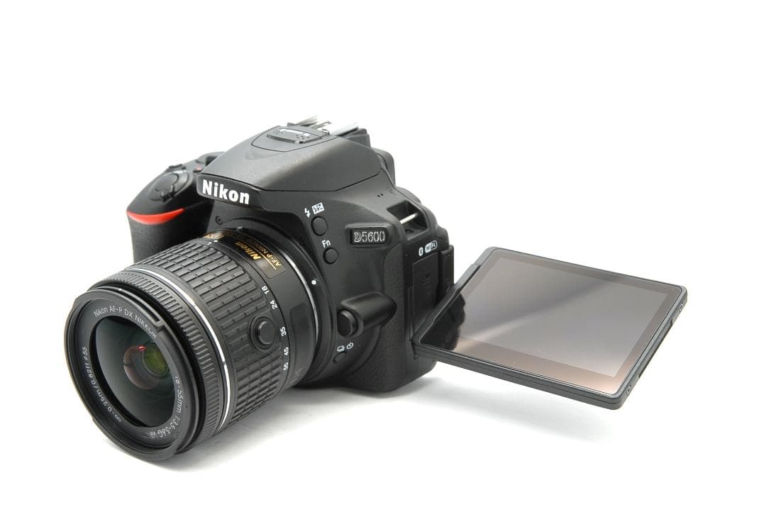 ショット数8466枚 Nikon D5600 レンズキット 美品 Wi-Fi付き - メルカリ