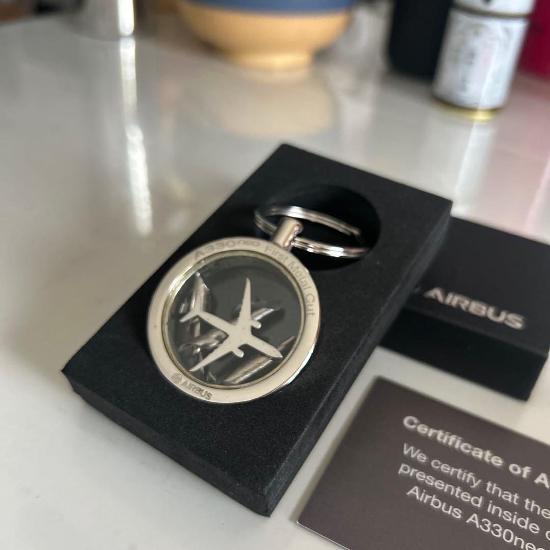 徳*3様 エアバスa330neo メタルカット キーホルダー 激レア