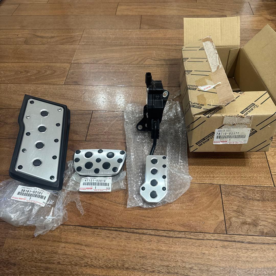 向日葵⭐︎LEXUS★レクサス　純正　アルミペダル　ペダルセット トヨタ（TOYOTA） レクサス純正 アルミペダルセット レクサスLS 40系