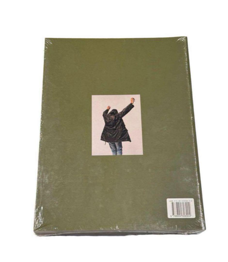 名作】C.P. COMPANY 971 - 021 アート本 - メルカリ