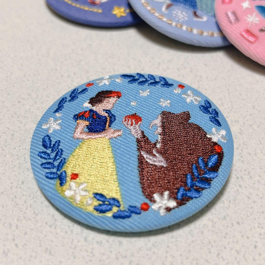 ディズニー 刺繍缶バッジ 白雪姫 - メルカリ