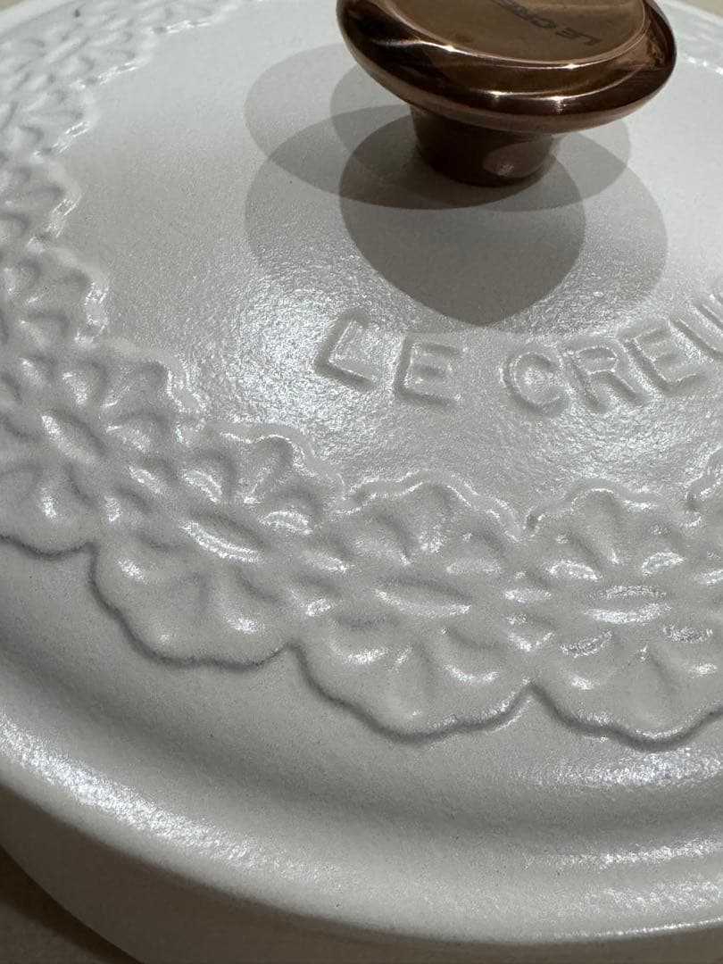 ルクルーゼ ココットロンド 20cm レースレリーフ コットン カッパー