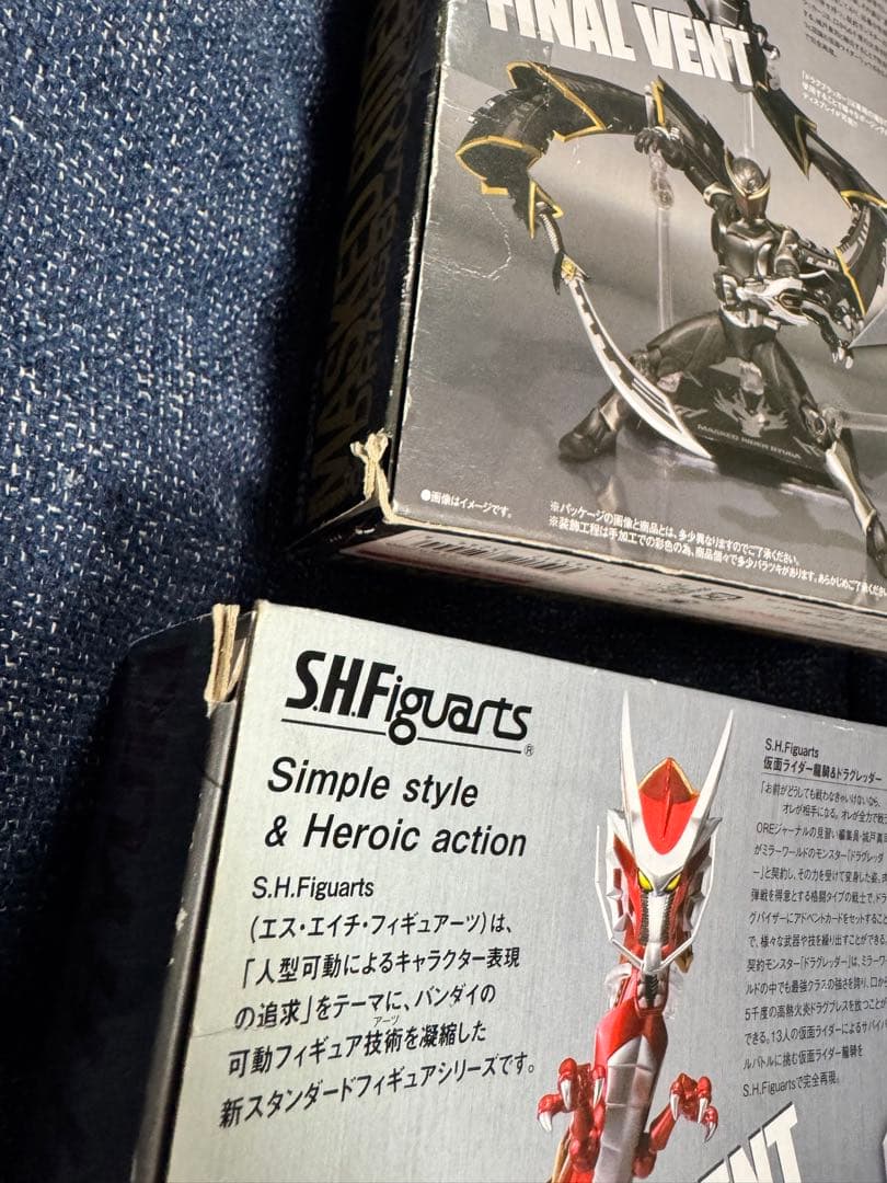 S.H.Figuarts 仮面ライダー龍騎＆リュウガ