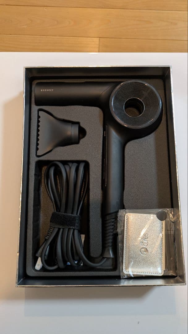 マグネットドライヤー　黒 ホリスティックキュア マグネットヘアプロ ドライヤーゼロブラック