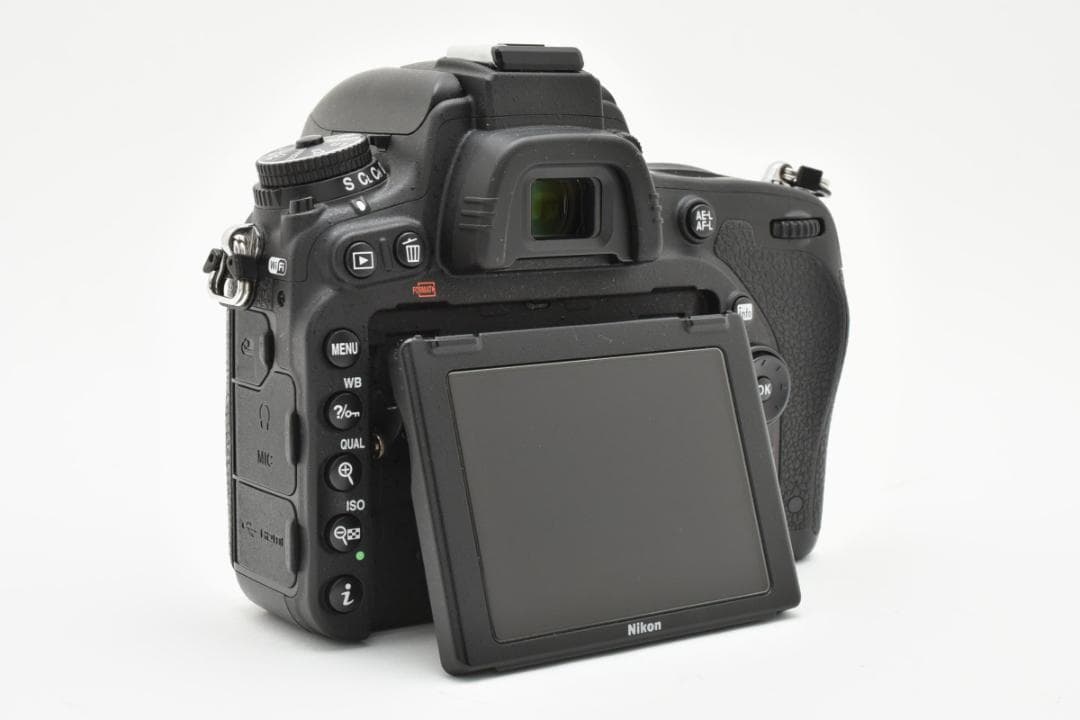 美品 ニコン　Nikon D750 ボディ 《ショット数26860回》 1300