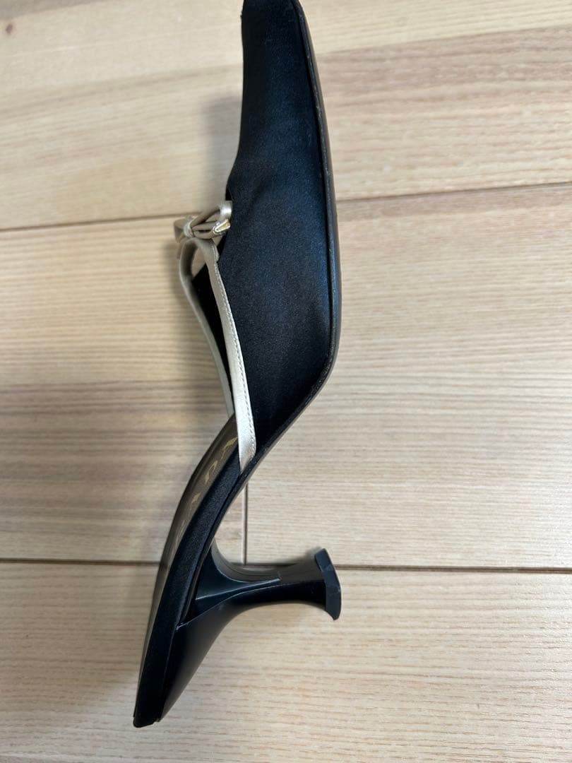 PRADA ブラック サテン ミュール リボン付き