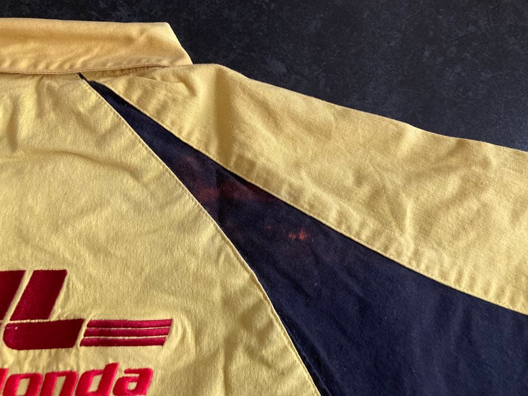 F1ジョーダングランプリ 本山哲直筆サイン入りシャツ、キャップ