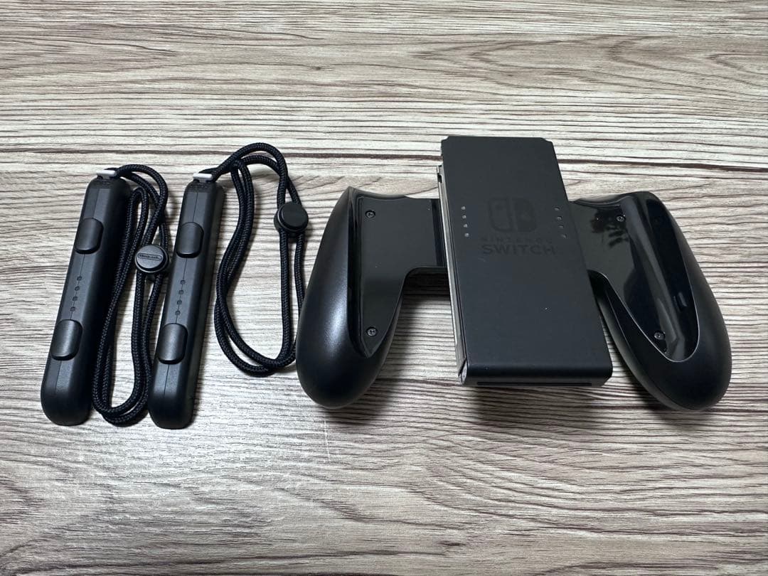 Nintendo Switch 本体 青赤 Joy-Con 画面保護グラス付 - メルカリ