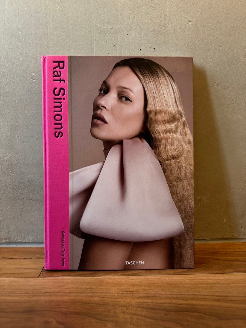 Raf Simons ラフシモンズTASCHEN 写真集 - メルカリ