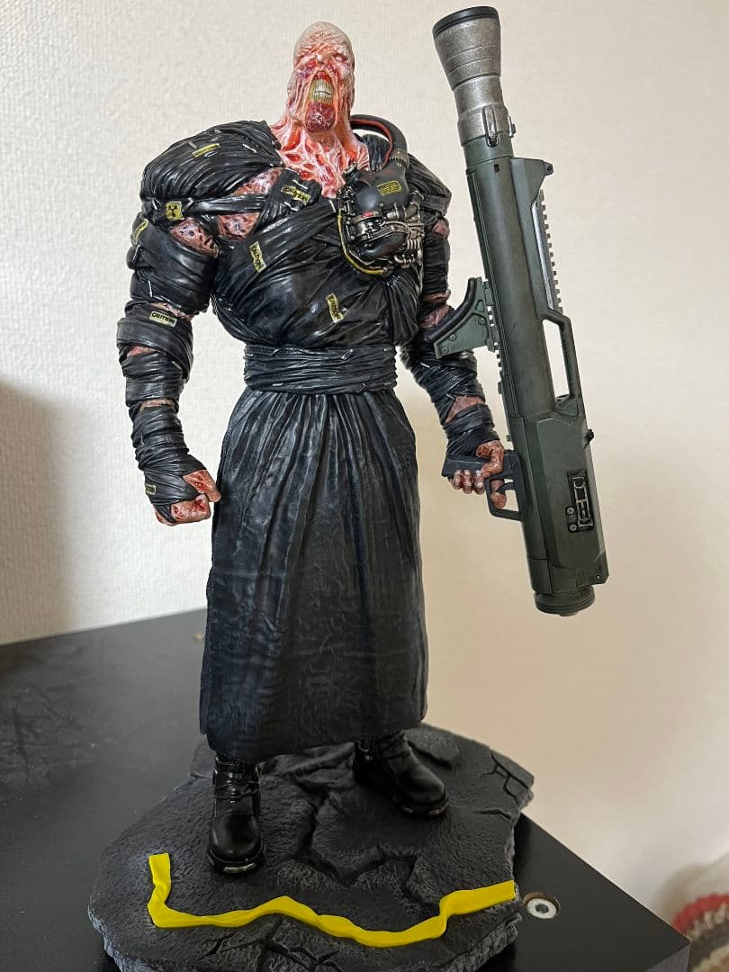 バイオハザード re3 追跡者 ネメシス フィギュア - メルカリ