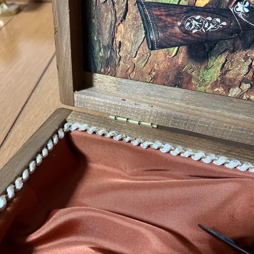 ゾーリンゲンの鹿柄カービングナイフ&フォークセット