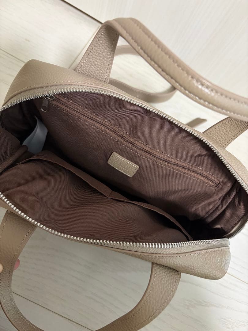 ぎゅー様専用】イアパピヨネ スタッズボストンバッグ トープ - メルカリ