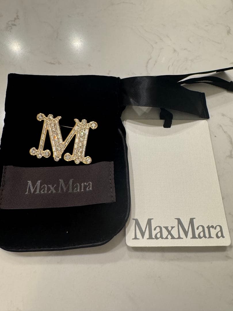 MaxMara ゴールド M字型ブローチ 楽天市場】マックスマーラ Max Mara ブローチ ゴールド レディース