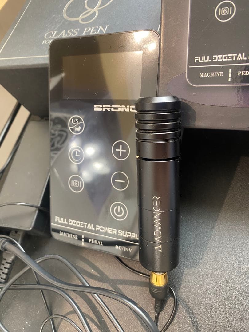 未使用】タトゥーマシンBRONIC フルデジタル電源供給 美容機器