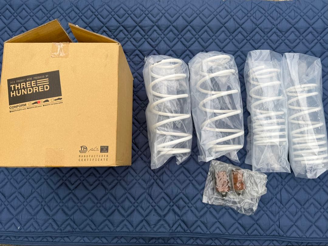 THREEHUNDRED ロワリングスプリング ハーフダウン ABARTH595 - メルカリ