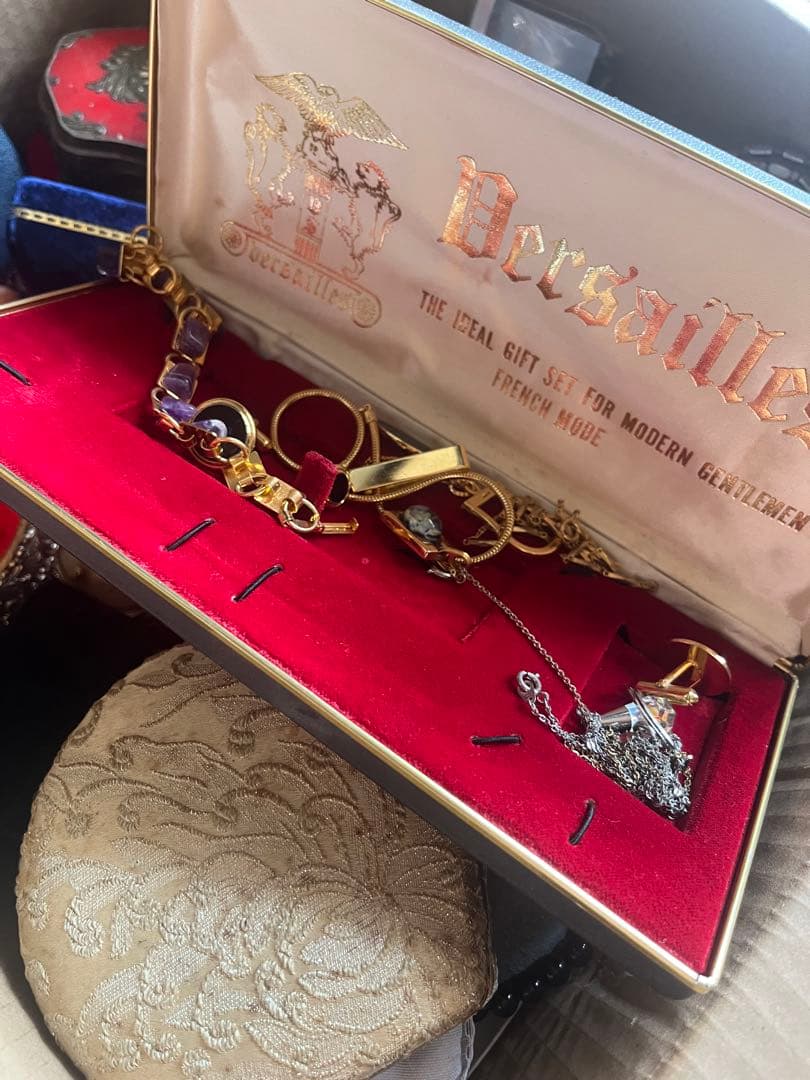 ワ*ン様 ジュエリーセット ジュエリーの詰め合わせセット（8.1kg）箱付き ア