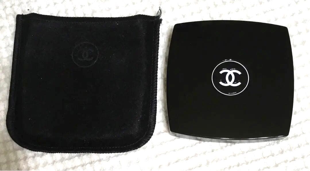 CHANEL 「鏡、アイライナー、リップ、ラッピング箱、リボン」