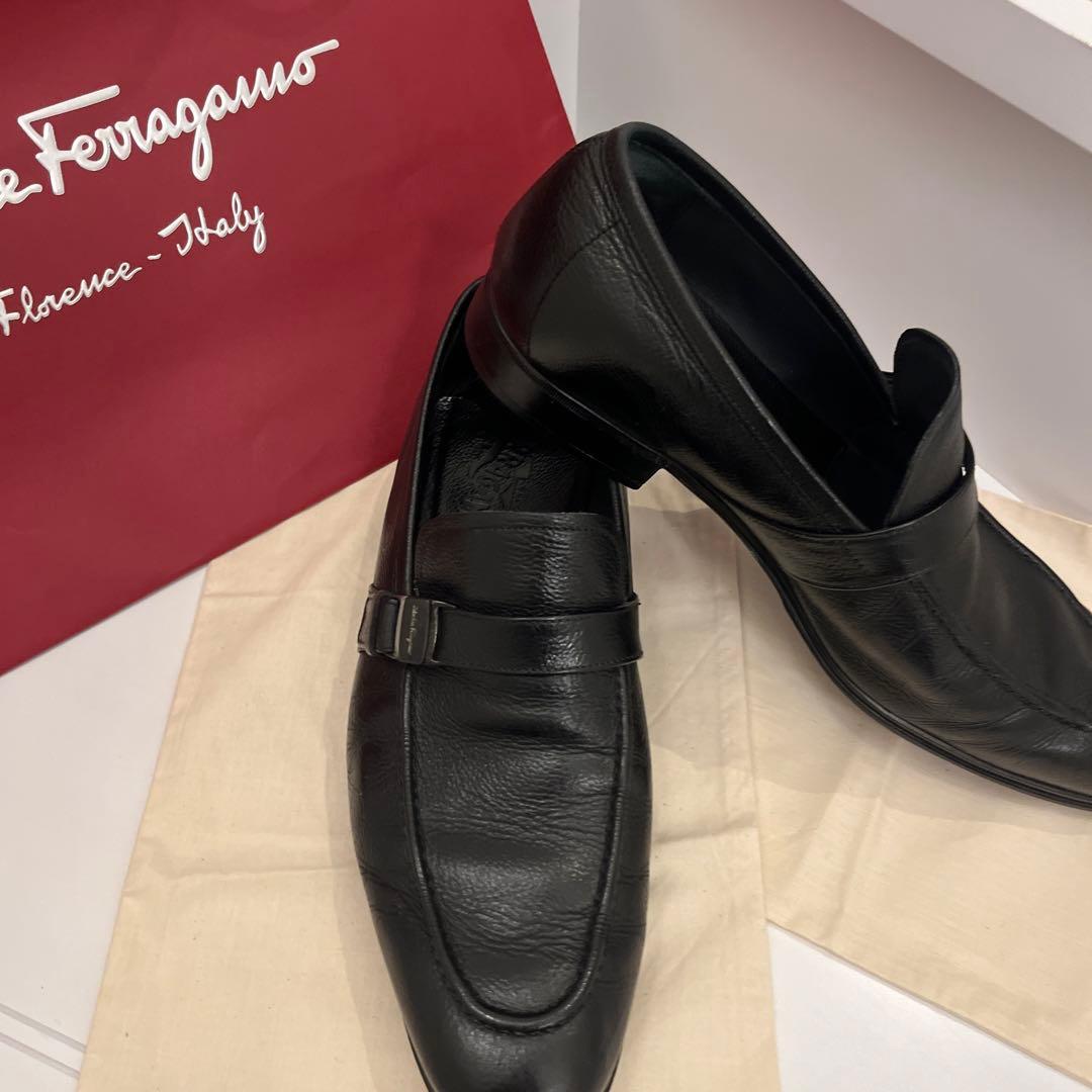 SF-10.【USED 極美品】フェラガモ・メンズ 黒色ビジネス靴8.5EEE