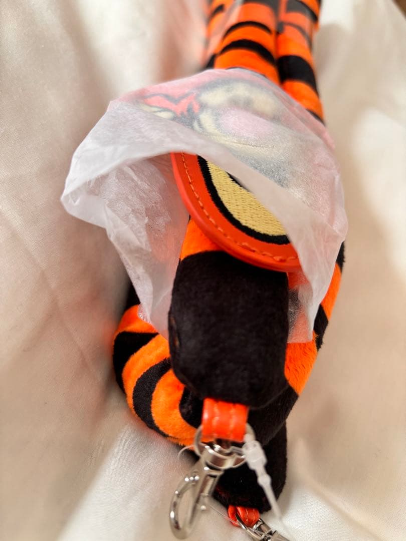 ディズニーストア ティガー マルチストラップ くまのプーさん スマホ