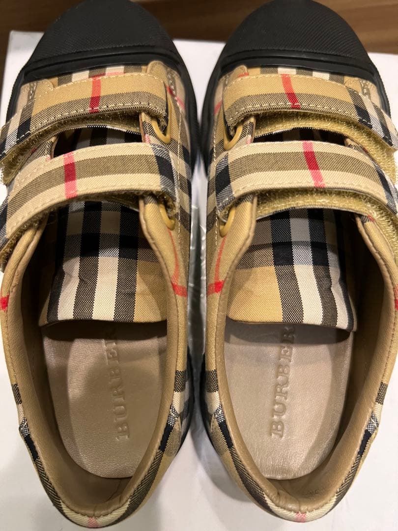バーバリーチルドレン　スニーカー　サイズ31(19.5cm)