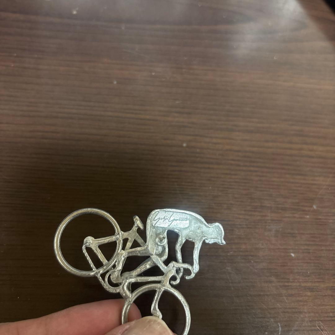 ヨウジヤマモトプールオム自転車ブローチ、ピン - 小物ファッション