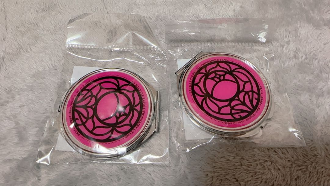 少女革命ウテナ 特大クッション＆ミラー まとめ売り - メルカリ