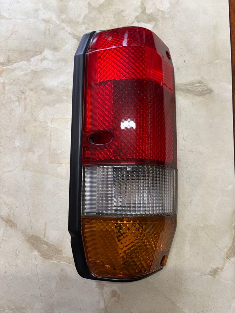 トヨタ ランドクルーザー 78プラド テールランプ 赤 オレンジ クリア