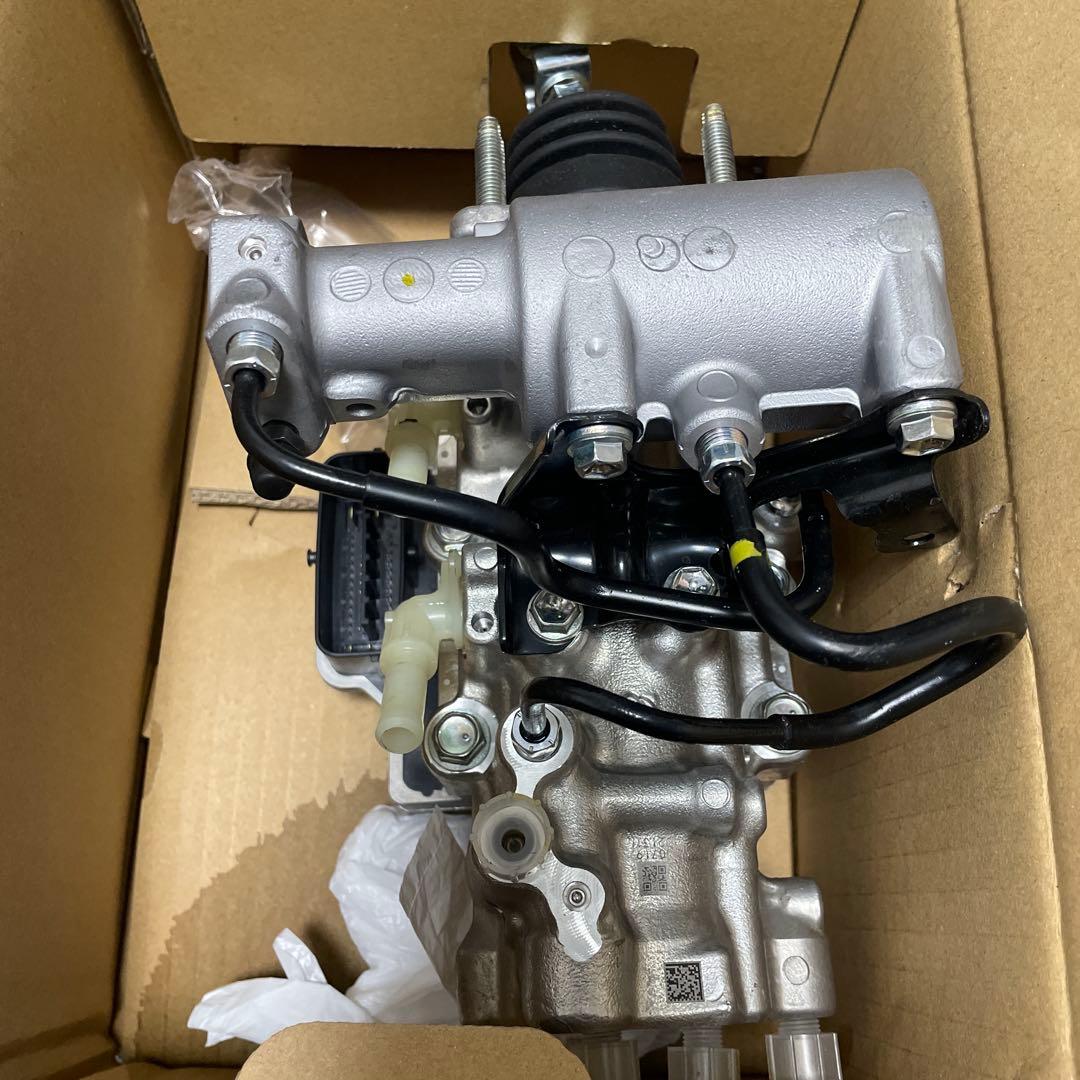 トヨタ アクア nhp10 ブレーキブースター47050-52290 最終値下げ アクア DAA-NHP10 ABSアクチュエーター ブレーキブースターセット