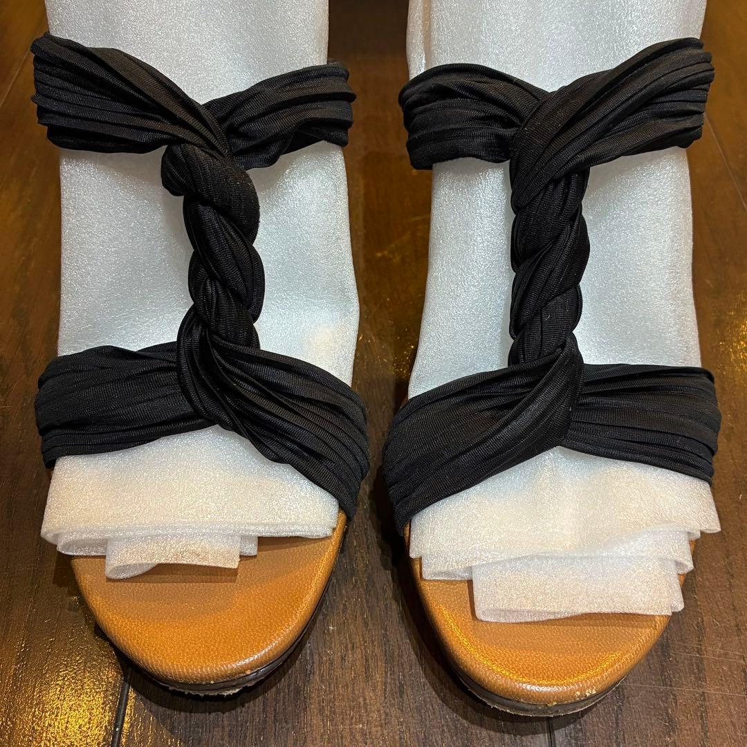 GUCCI ブラック ヒールサンダル 351/2 - メルカリ