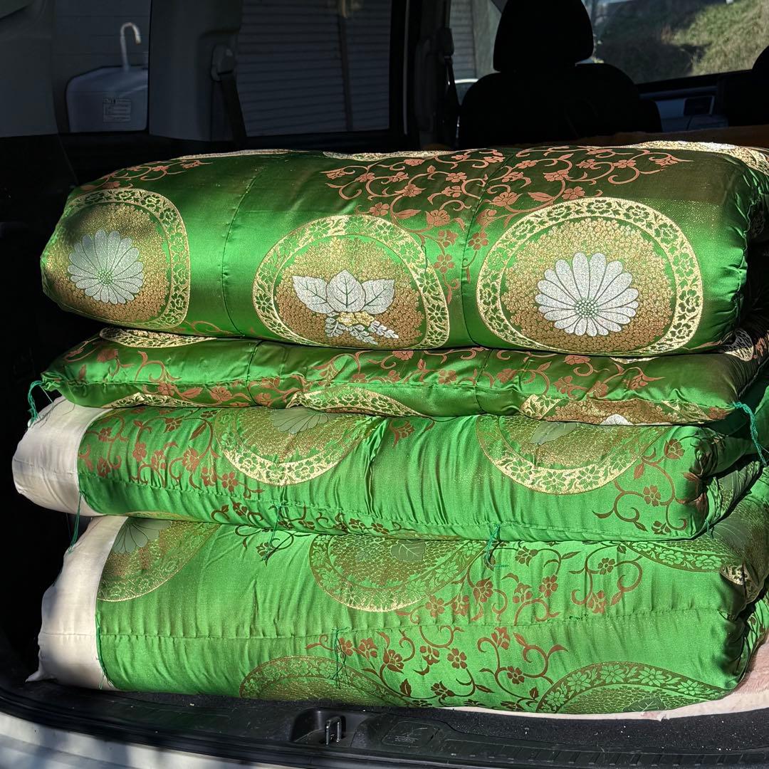 K様へ感謝お嫁入‼️干したてふかふか‼️FUTON蔵出婚礼敷きふとん降誕祭色赤緑2枚