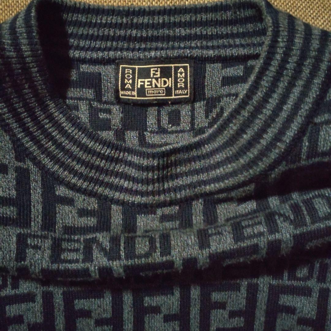 FENDI ロゴパターン ニットセーター Mサイズ画像で判断をお願いします