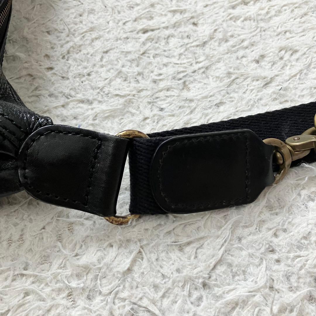 《美品高品質早い者勝ち》クオドロquadroリアルレザー本革ショルダーバッグ