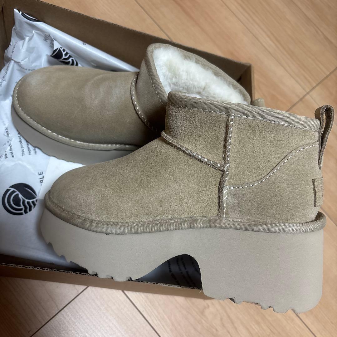 週末限定値下げUGG MUSTARD_SEED 23cm厚底7cmムートンブーツ - メルカリ