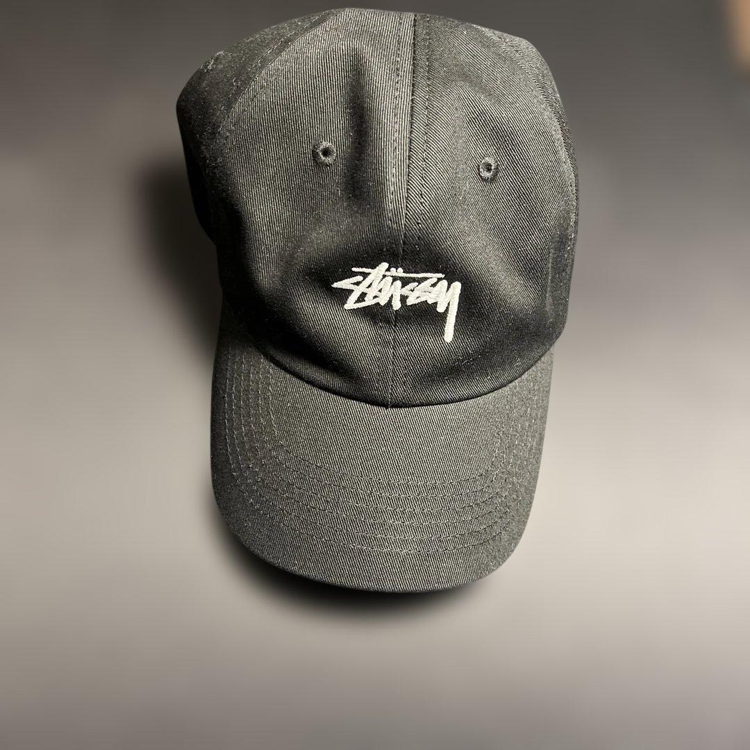 Stussy ブラックキャップ 刺繍！ - メルカリ