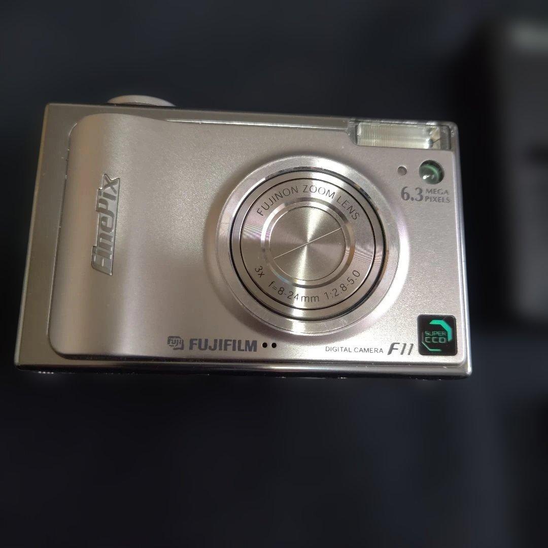 FUJIFILMオールドコンデジ FinePix F11 美品 - メルカリ